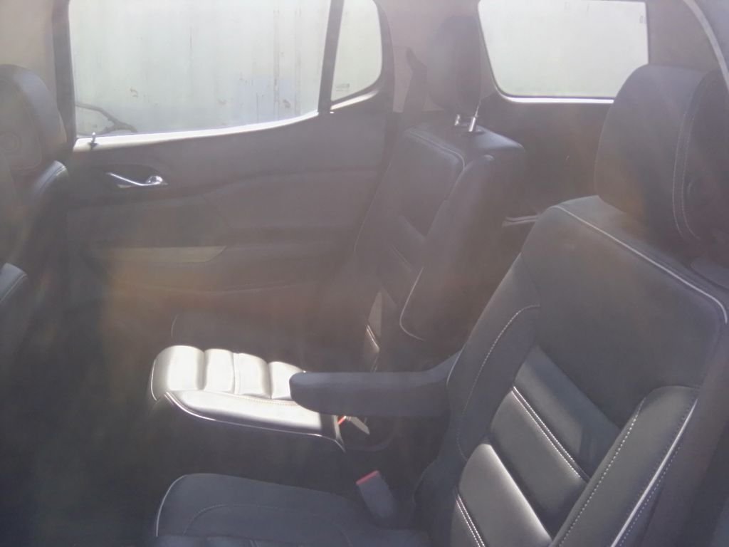 Used 2017 White GMC Denali image 13