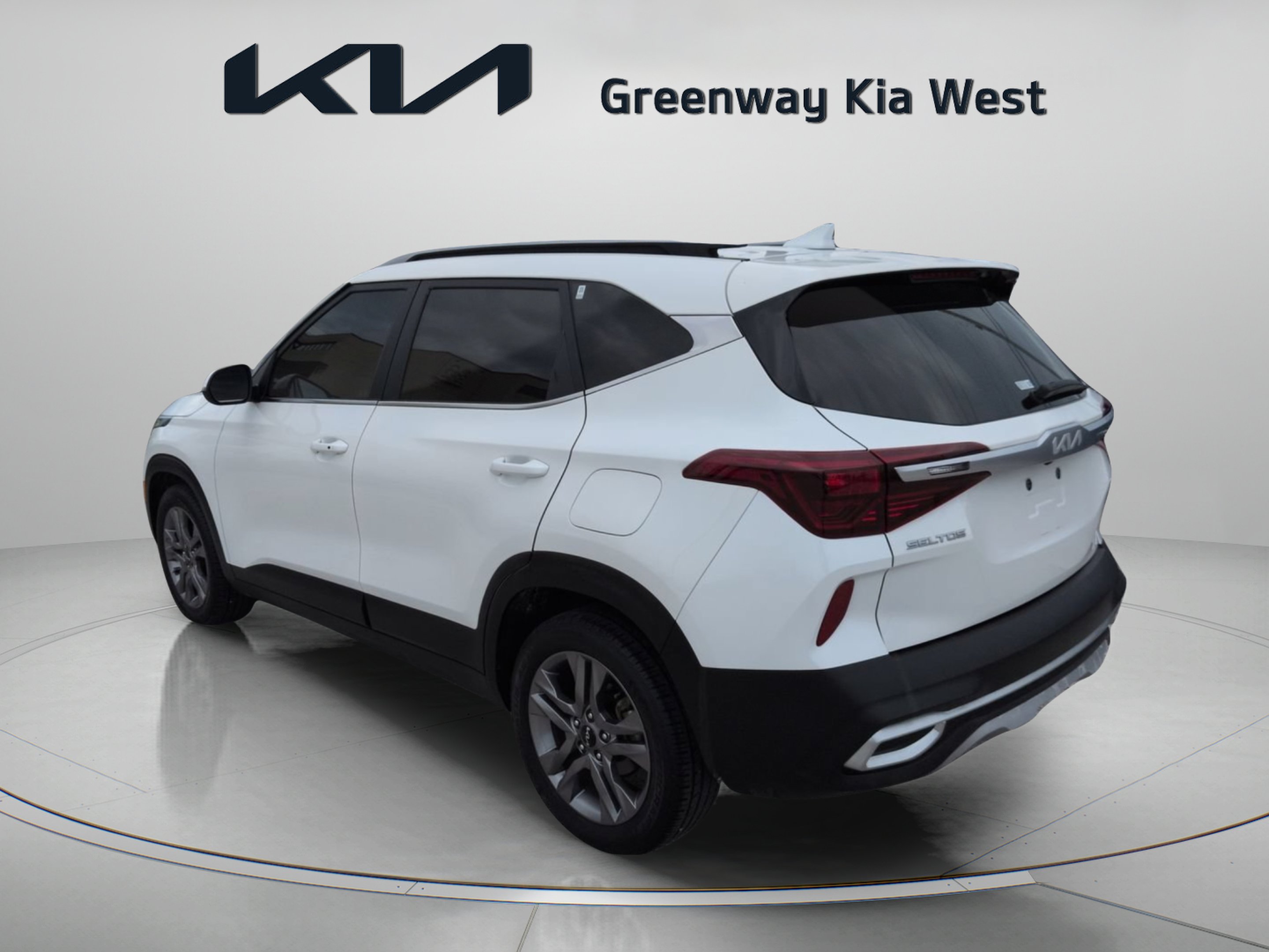 Certified Used 2022 Snow White Pearl Kia S image 6