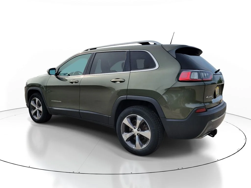 Used 2019 Green Jeep Limited image 3