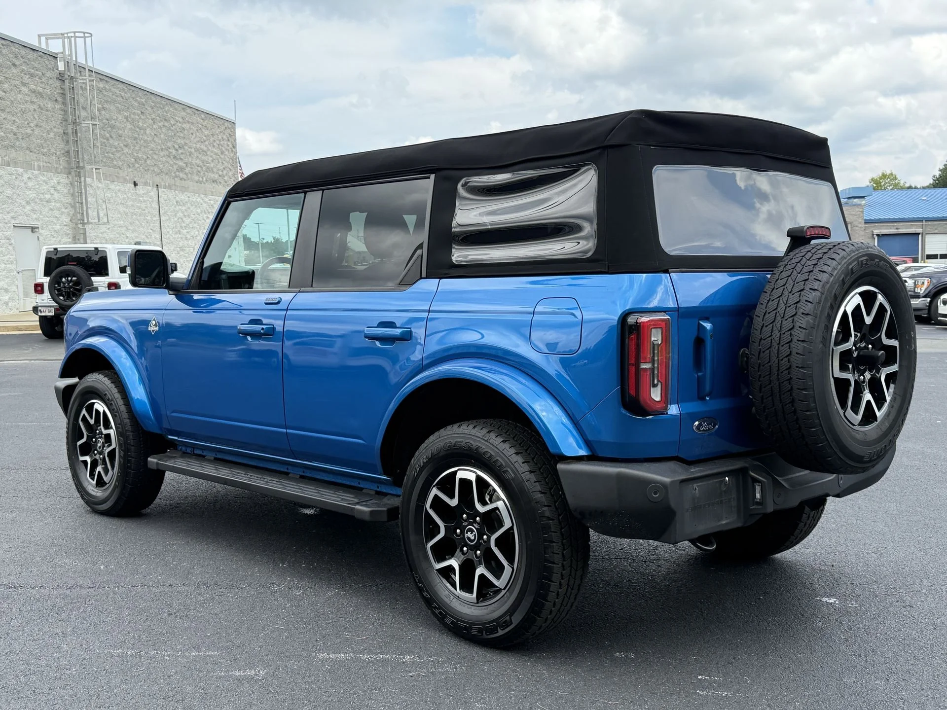 Used 2023 Velocity Blue Metallic Ford Outer Banks image 18