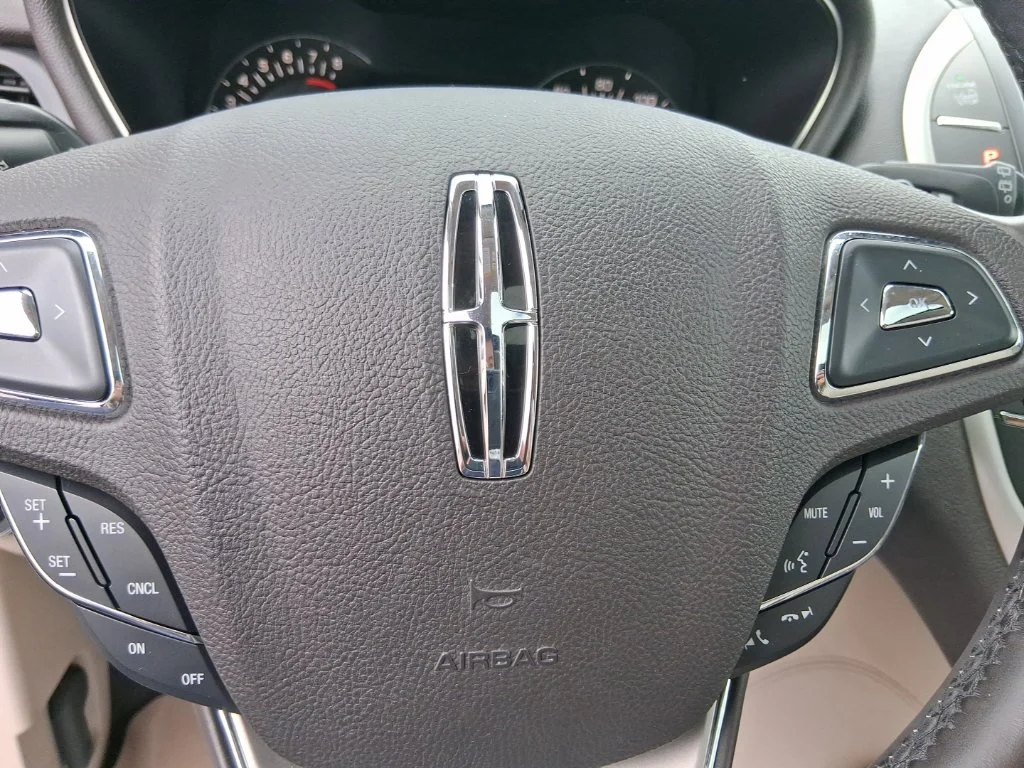 Used 2018 Diamond Lincoln Reserve image 20