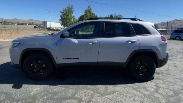 Used 2021 Silver Jeep Altitude 4x4 image 5