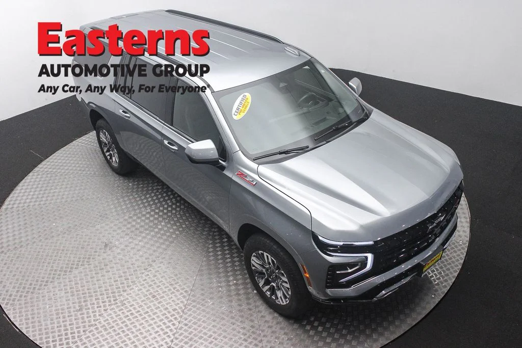 Used 2025 Gray Chevrolet Z71 image 3