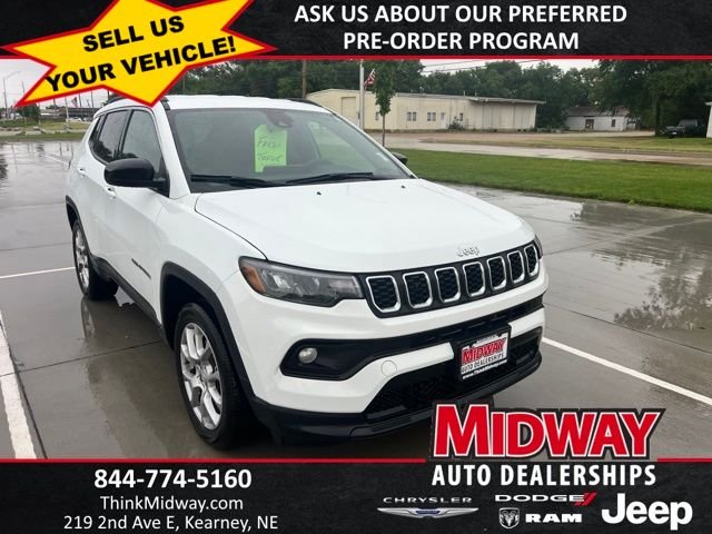 Certified Used 2024 White Jeep Latitude Lux image 3