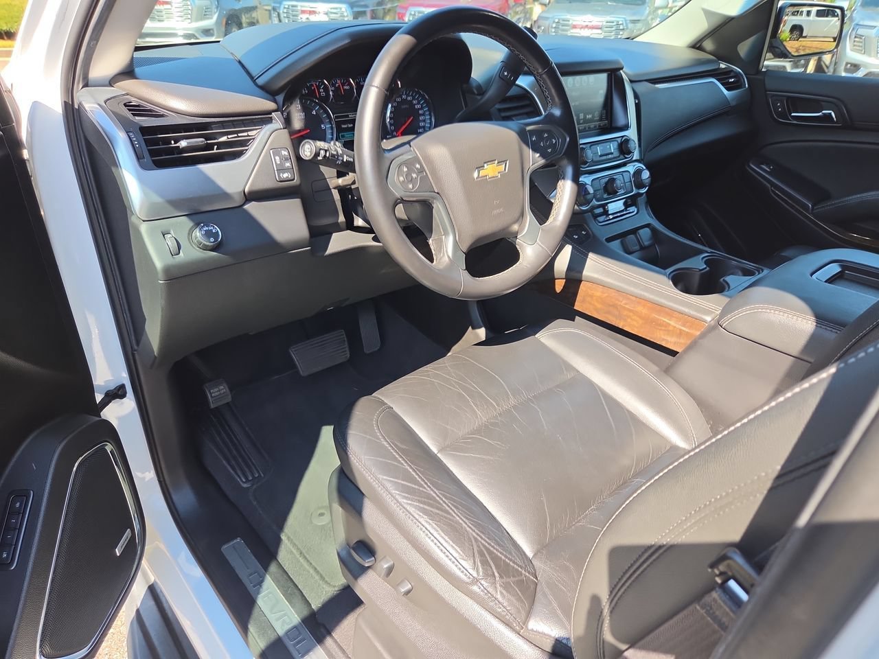 Used 2019 SUMMIT WHITE Chevrolet LT image 10
