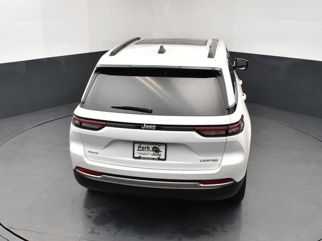 New 2026 Bright White Clear-Coat Exterior Paint Jeep Limited image 17