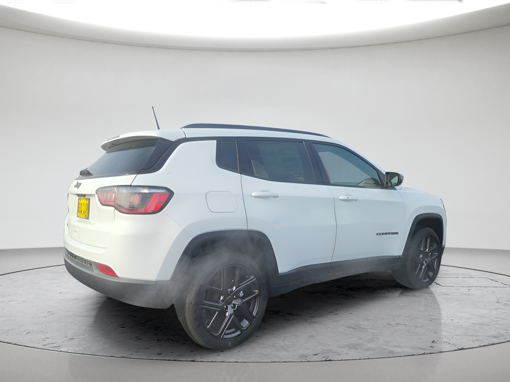 New 2026 Bright White Clear-Coat Exterior Paint Jeep Latitude image 3