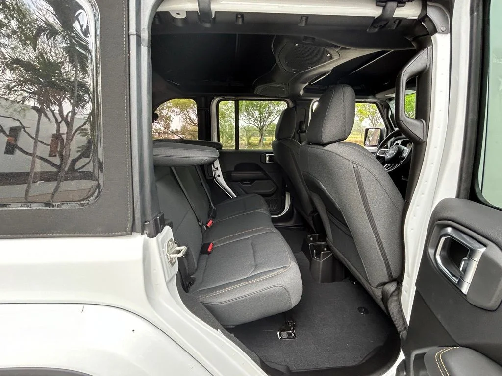 Used 2024 White Jeep Sahara image 23