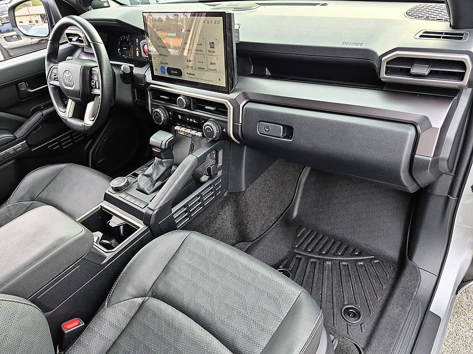 Used 2025 Cutting Edge Toyota SR5 image 37