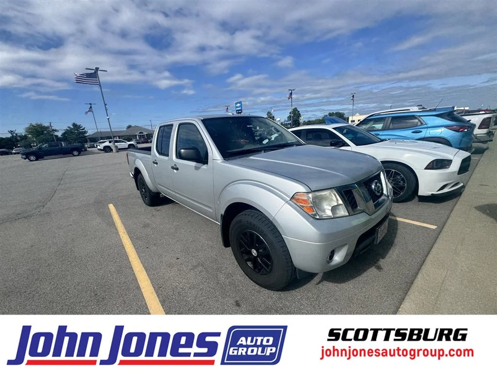2017 Nissan Frontier 4.0 SV Crew Cab 4X4 AT LWB's photo