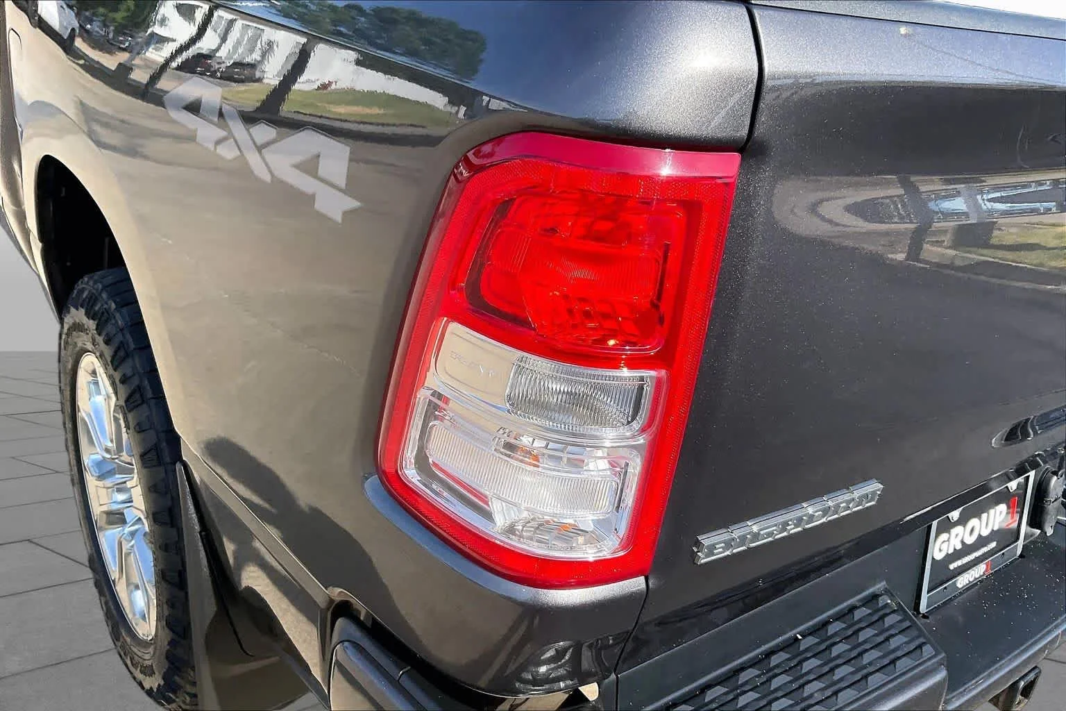 Used 2019 Granite Crystal Metallic Clearcoat Ram Big Horn/Lone Star image 28