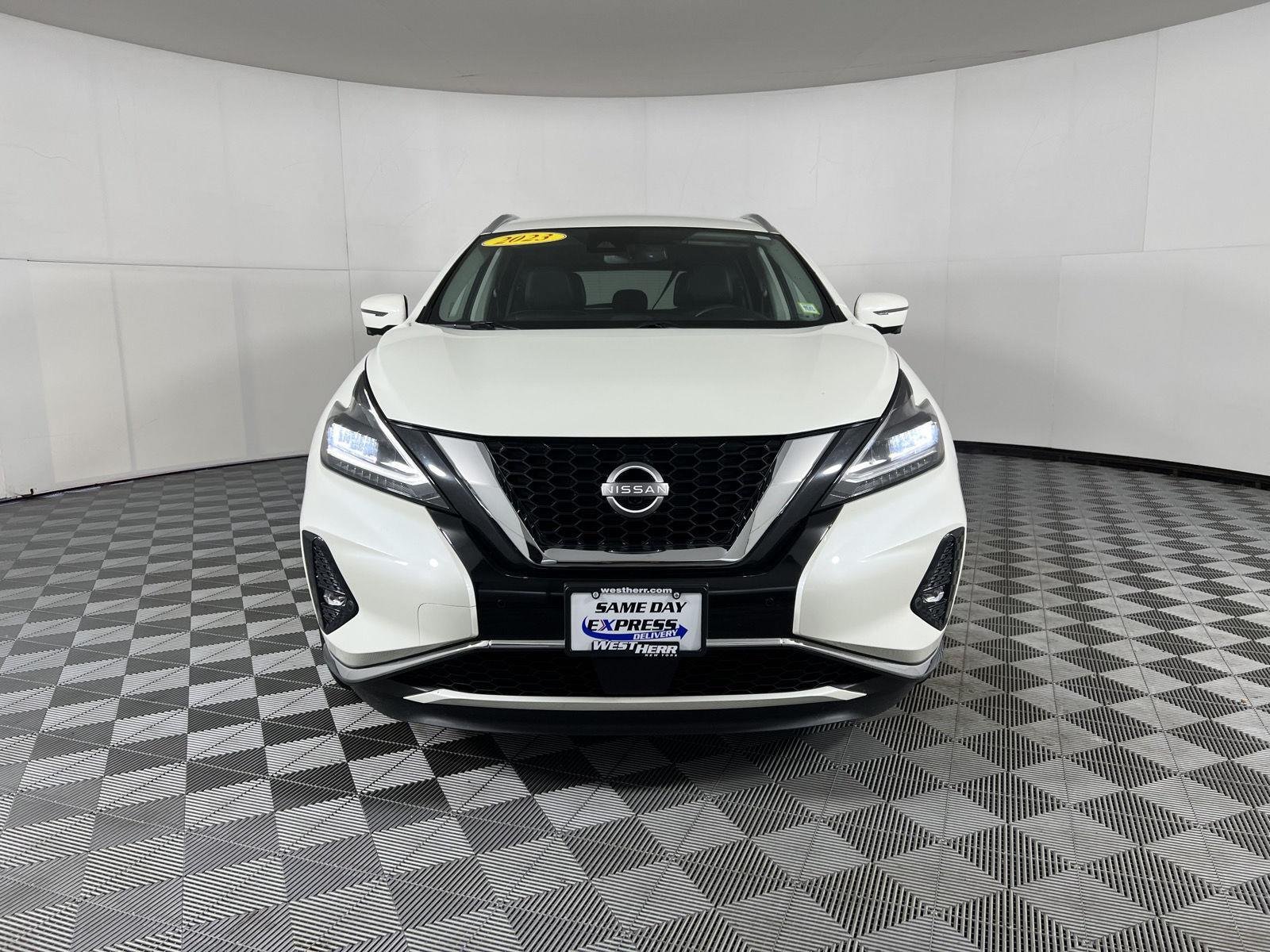 Used 2023 Pearl White Tricoat Nissan SL image 3