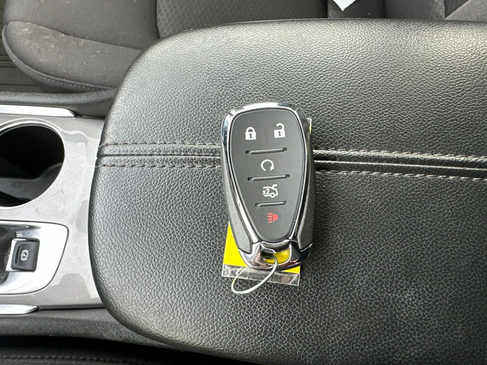 Used 2025 White Chevrolet LT image 6