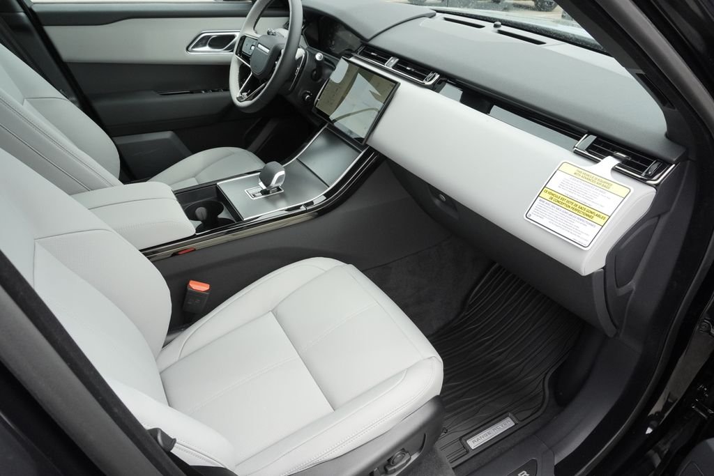New 2026 Santorini Black Land Rover S image 22