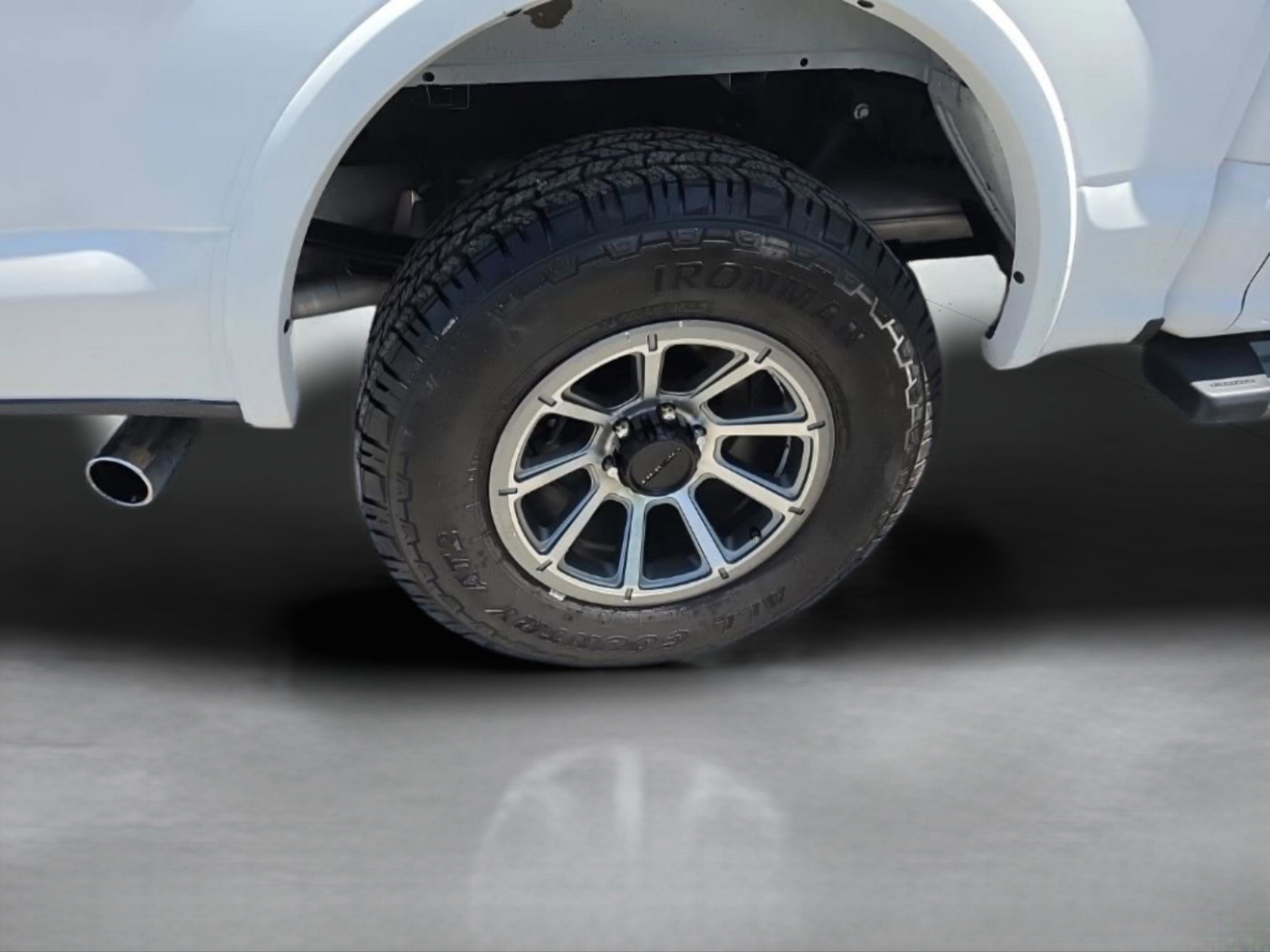 Used 2016 White Ford LARIAT image 31