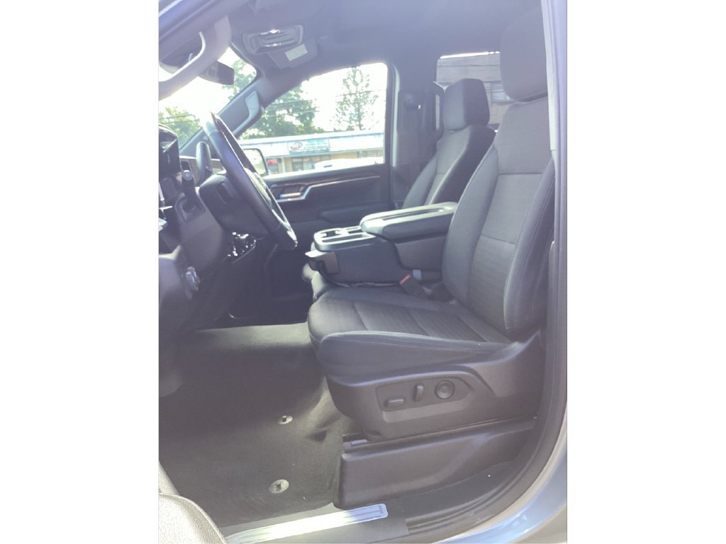 Used 2024 Sterling Gray Metallic Chevrolet LT (2FL) image 9