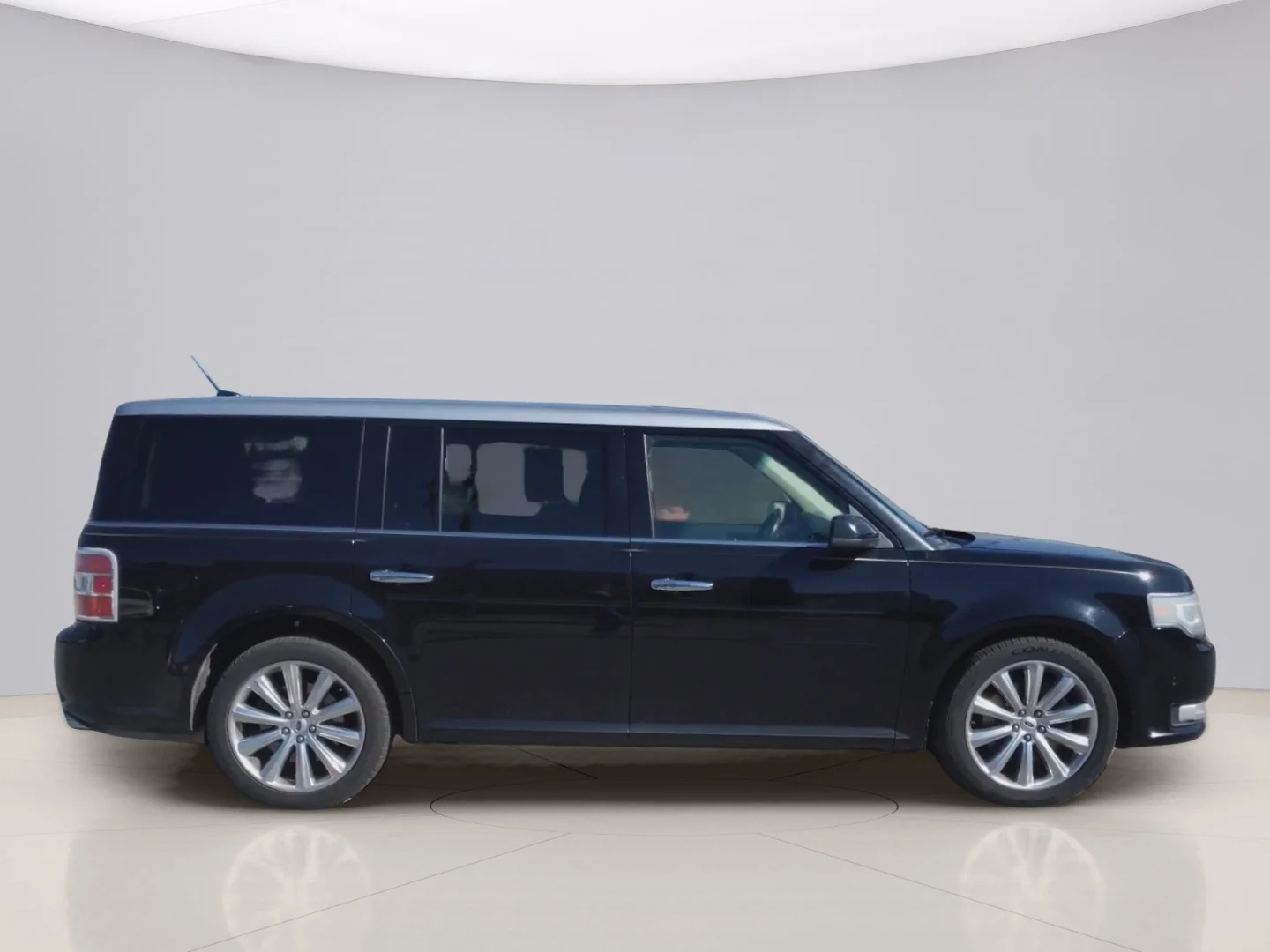 Used 2017 Black Ford LIMITED image 6