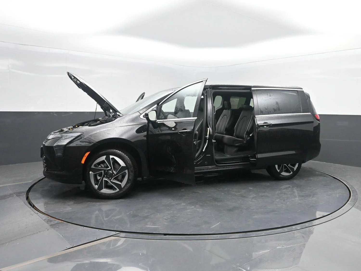 New 2027 Diamond Black Crystal Pearl-Coat Exterior Paint Chrysler Limited image 51