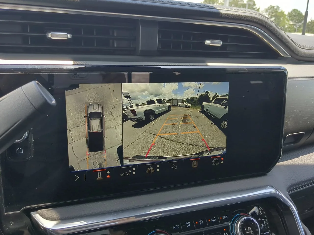 2026 GMC Sierra 3500HD Denali - Photo 21