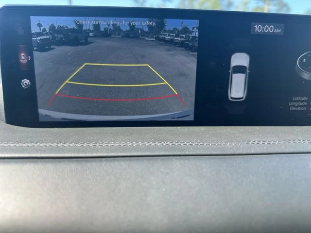 Used 2024 White Genesis 2.5T image 18