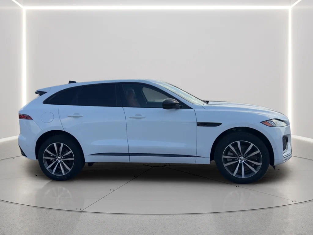 New 2026 Fuji White Jaguar P250 R-Dynamic S image 4