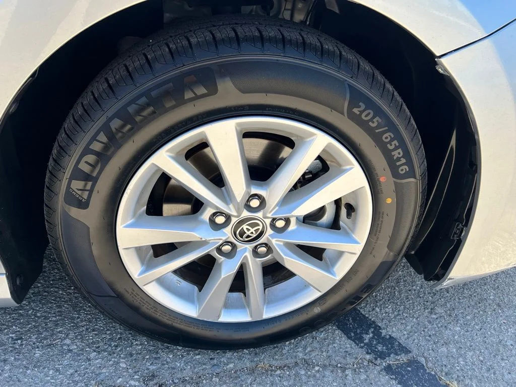Used 2025 Silver Toyota LE image 26
