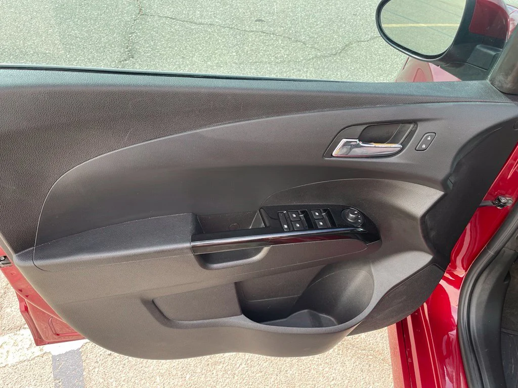 Used 2017 Cajun Red Tintcoat Chevrolet LT image 11