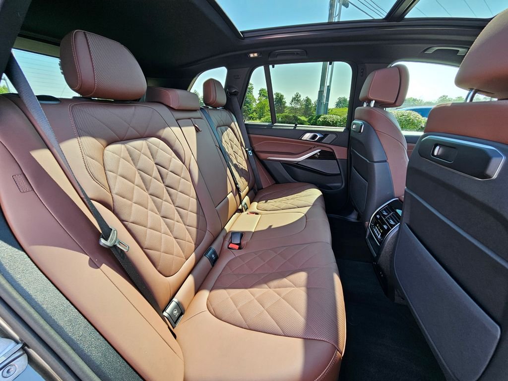 Used 2026 Manhattan Green Metallic BMW xDrive40i image 22