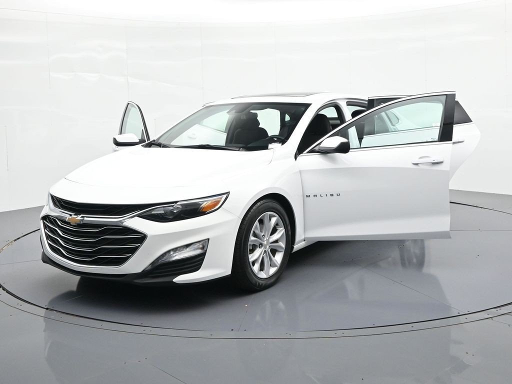 Used 2024 Summit White Chevrolet LT 1LT image 24