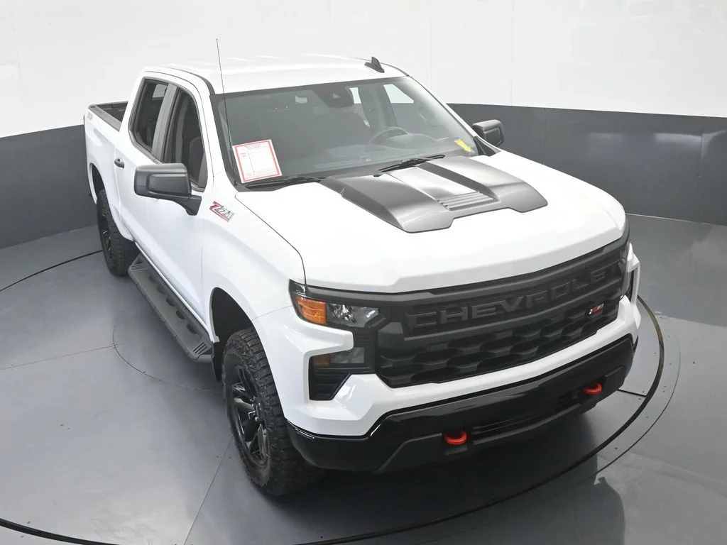 Used 2024 Summit White Chevrolet Custom Trail Boss image 58