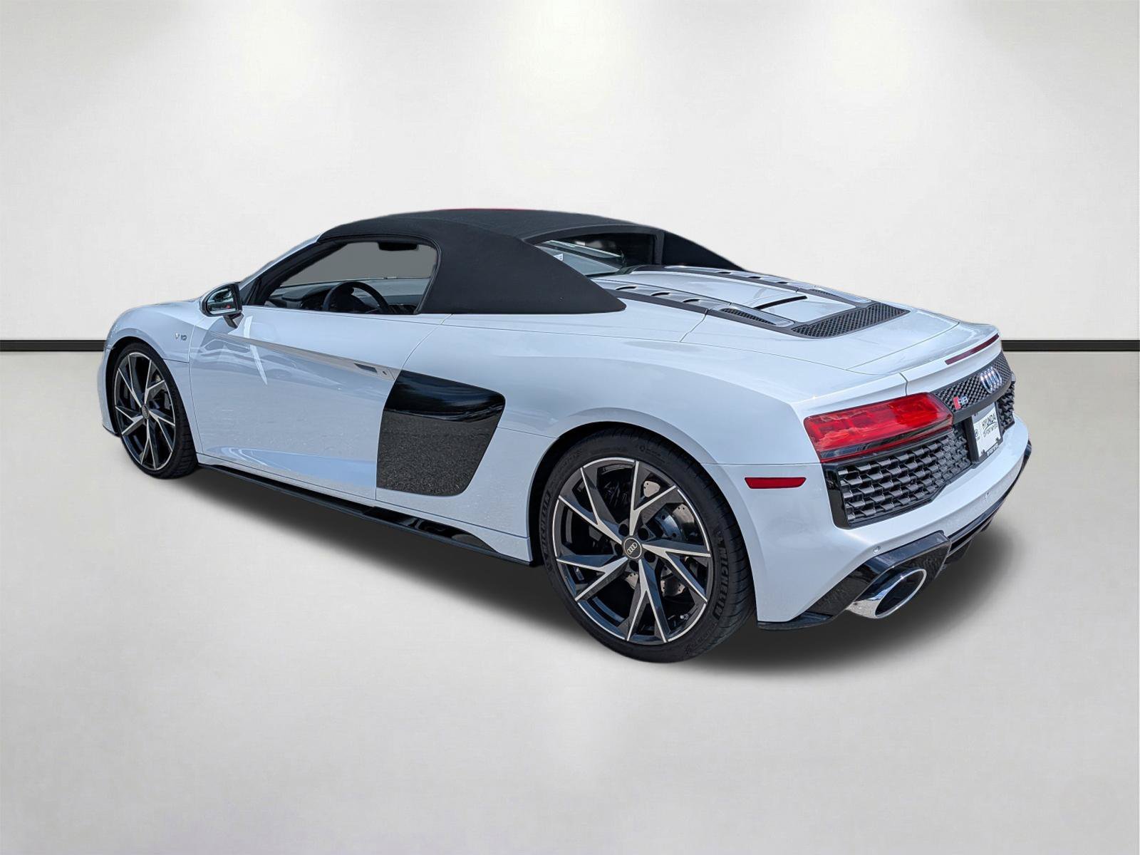 Used 2023 Suzuka Gray Metallic Audi V10 performance image 8