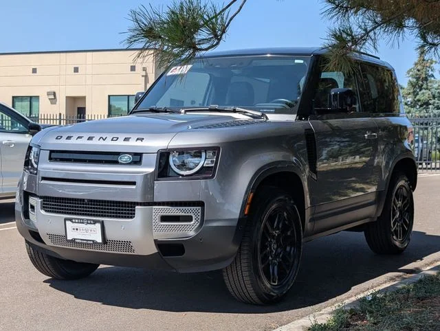 Used 2023  Land Rover S image 5