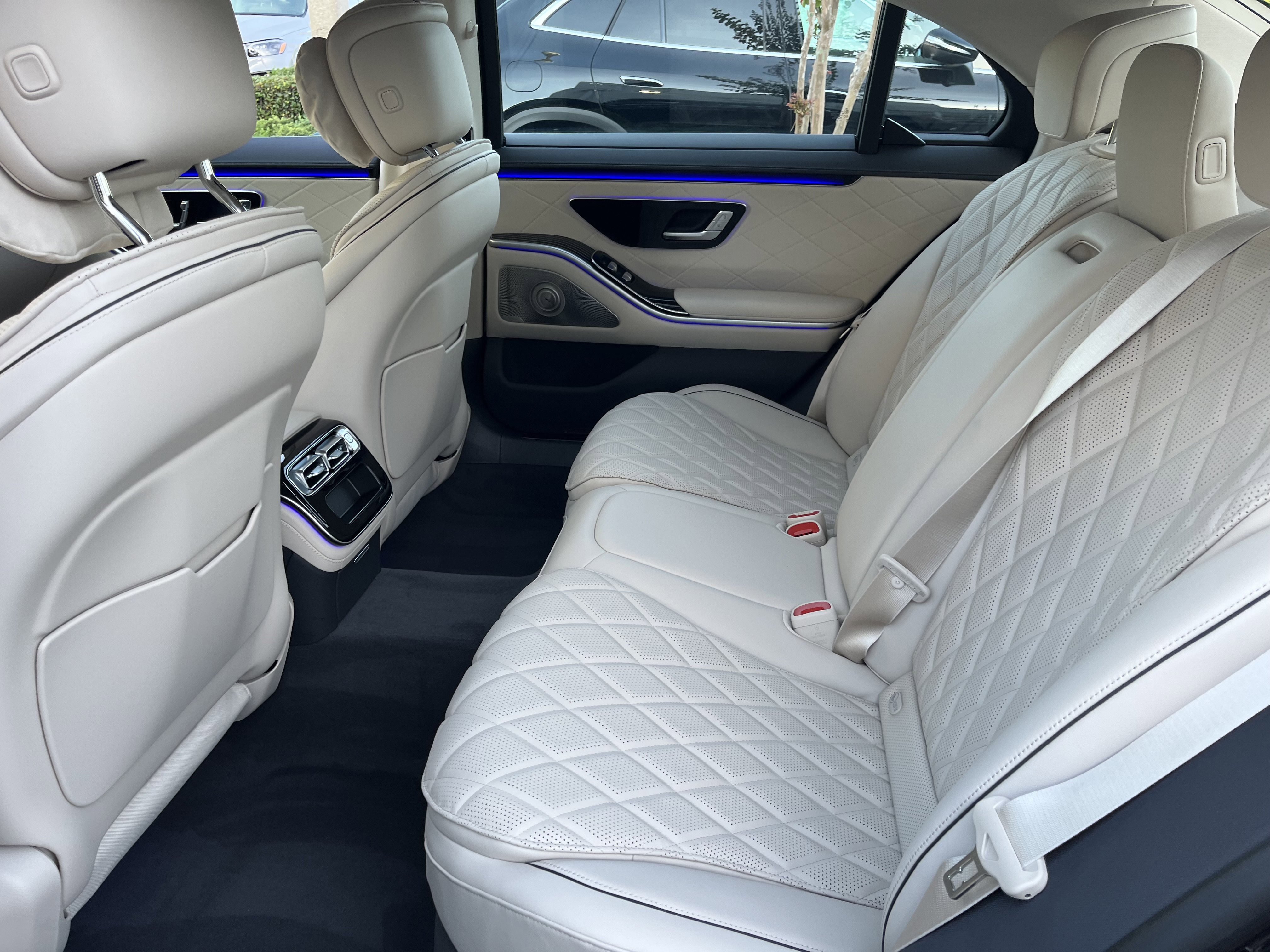 New 2026 Black Mercedes-Benz S 580e image 18
