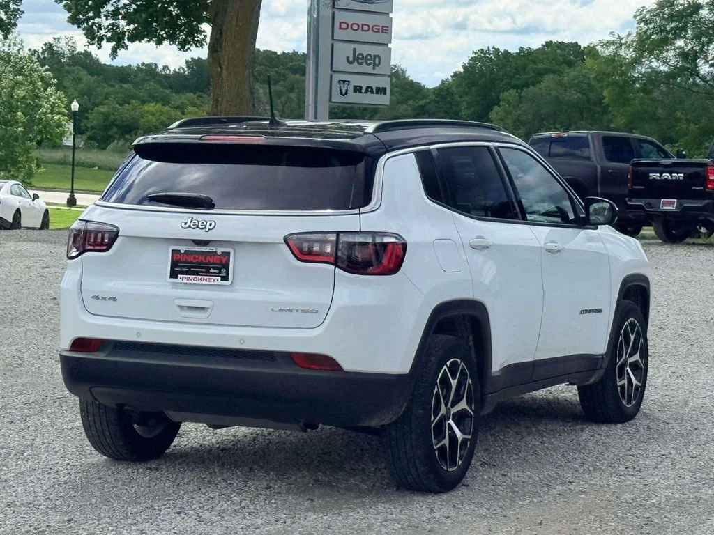Used 2025 White Jeep Limited image 7