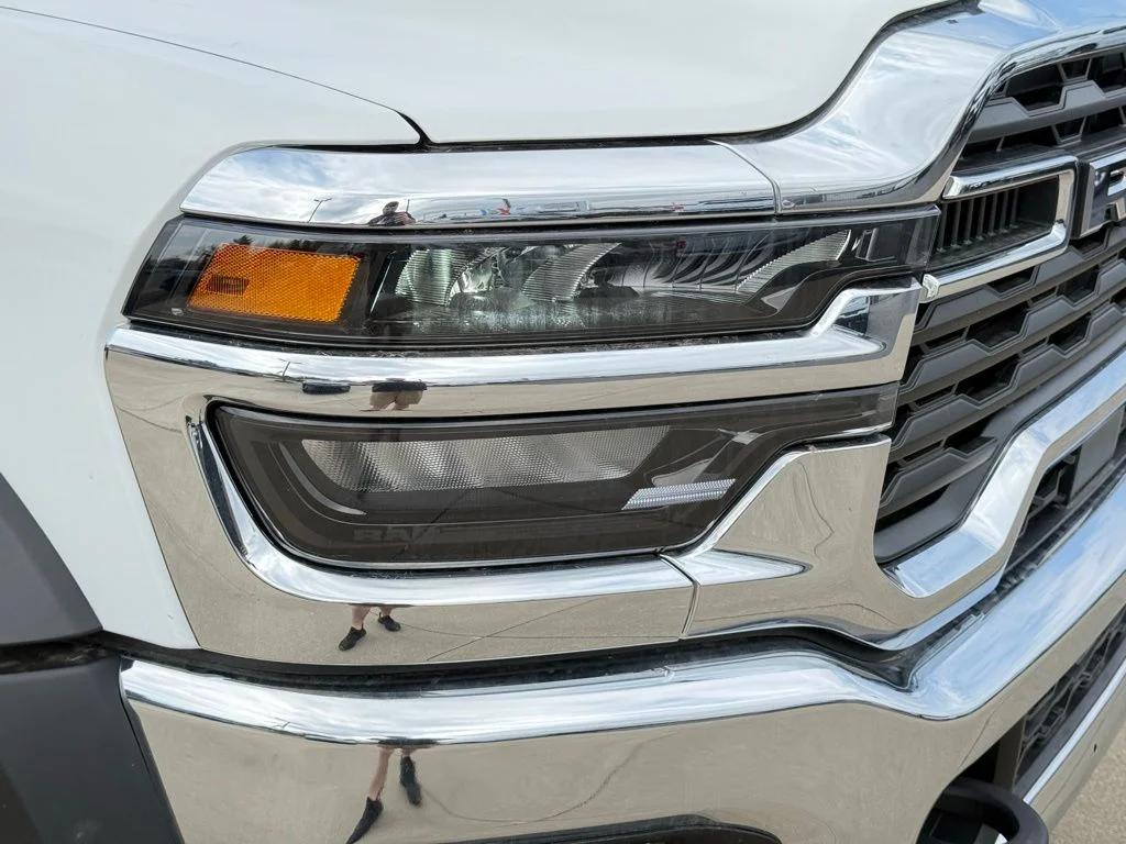New 2026 Bright White Clear-Coat Exterior Paint RAM Tradesman image 11