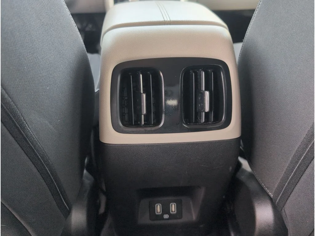 Used 2024 SILVER Hyundai SEL AWD image 33