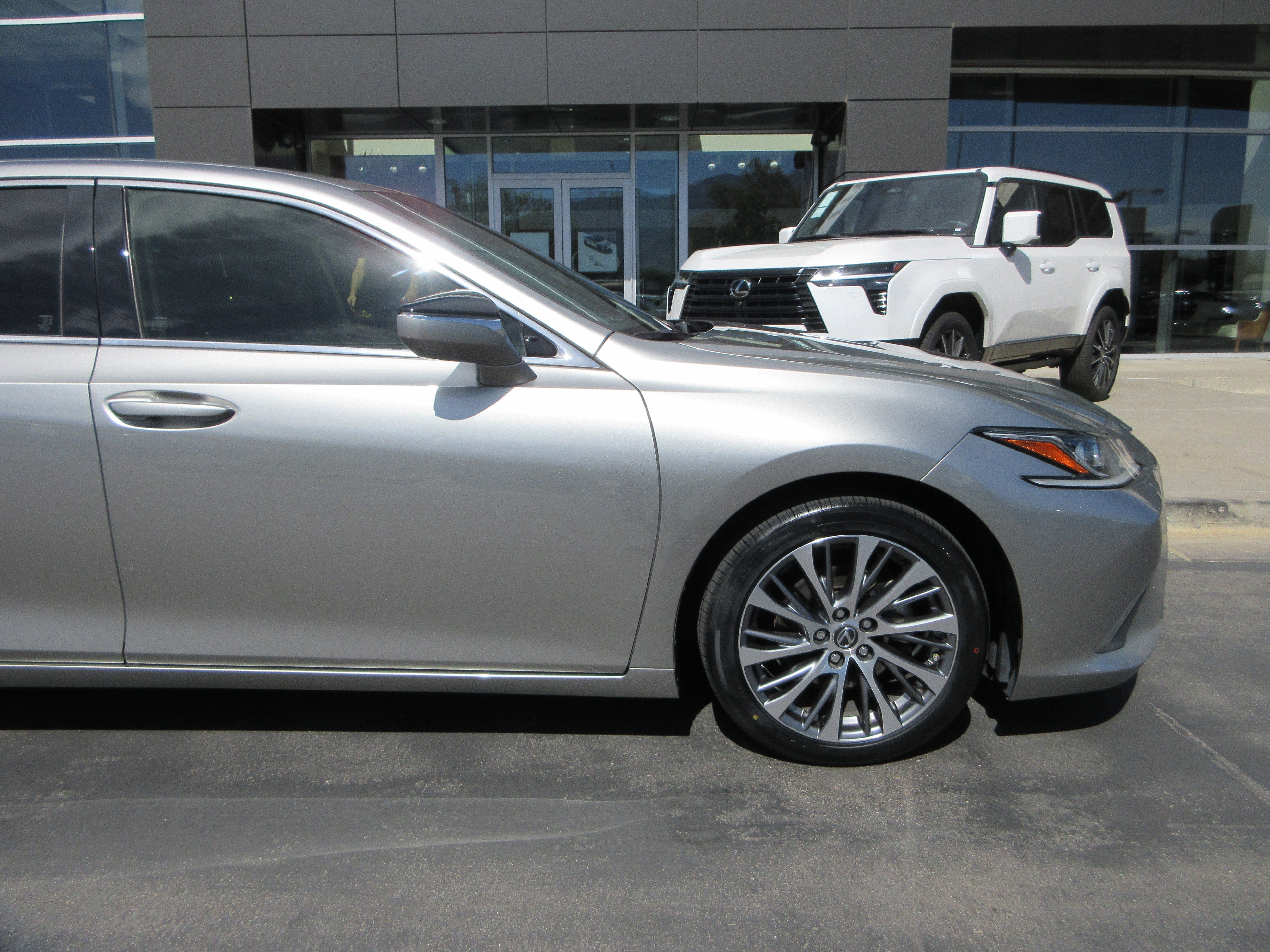 Used 2019 Atomic Silver Lexus 300h image 12