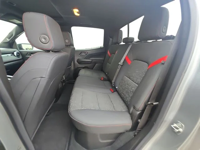 Used 2024 Silver Chevrolet Z71 image 13