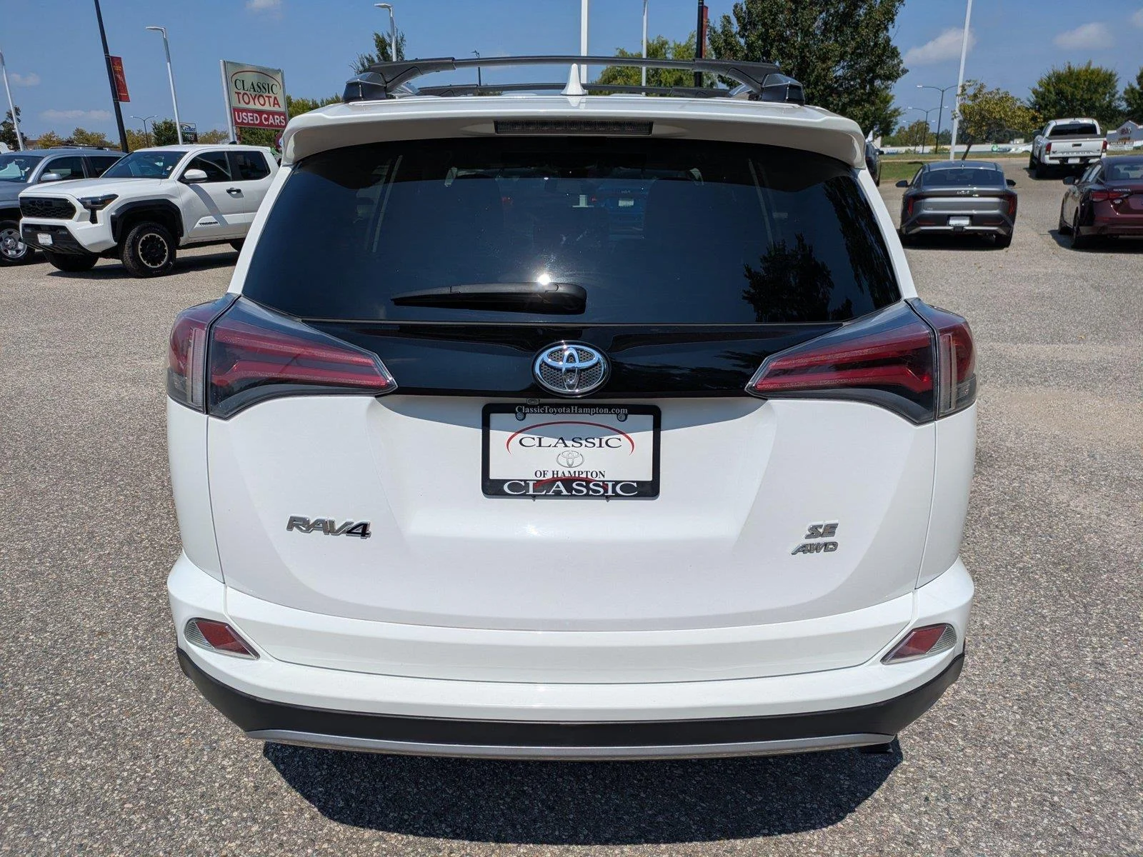 Used 2017 Super White Toyota SE image 5