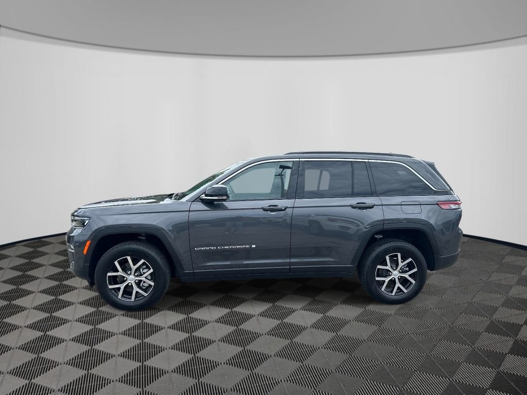 Used 2025 Gray Jeep Limited image 2