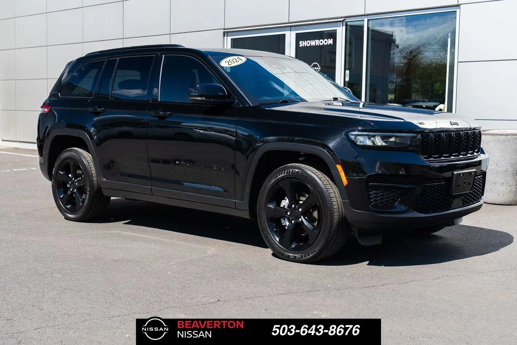Used 2024 Black Jeep Altitude X image 1