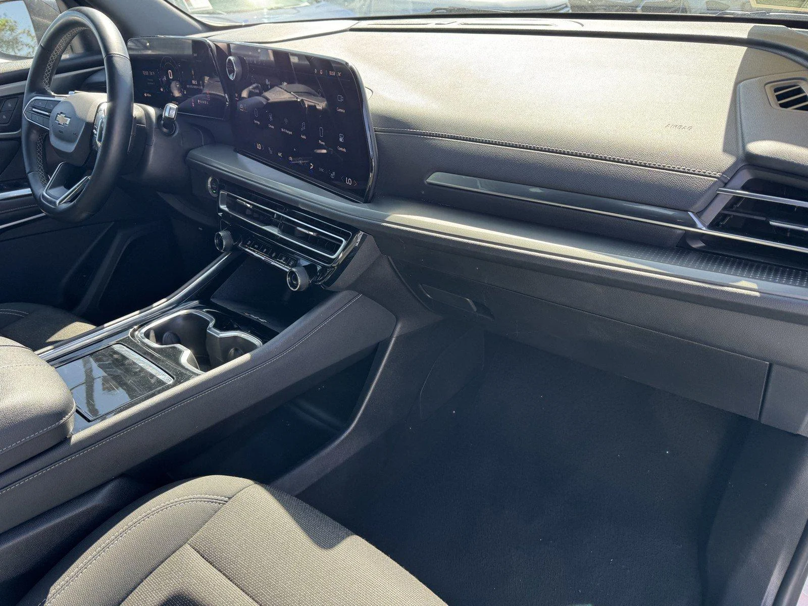 Used 2024 Summit White Chevrolet LT image 7