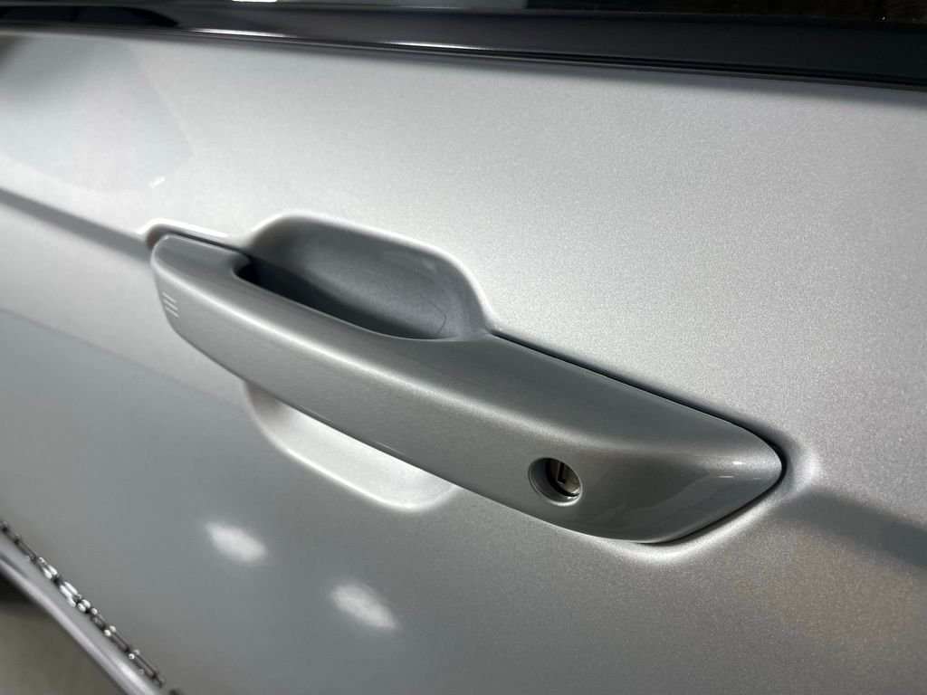 New 2025 Silver Zynith Exterior Paint Jeep Altitude image 12
