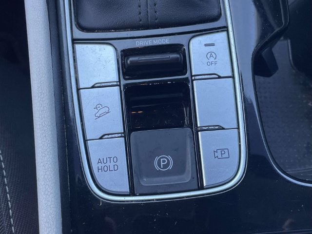 Certified Used 2023 Phantom Black Hyundai SE image 25