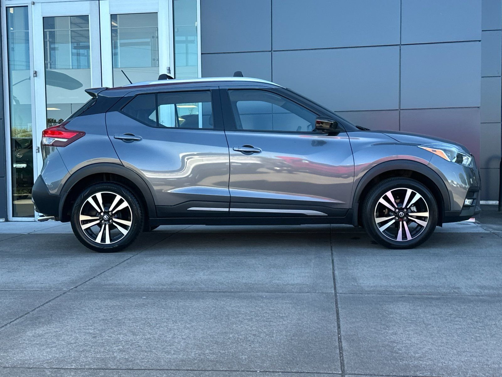 Used 2019 Gun Metallic Nissan SR image 2