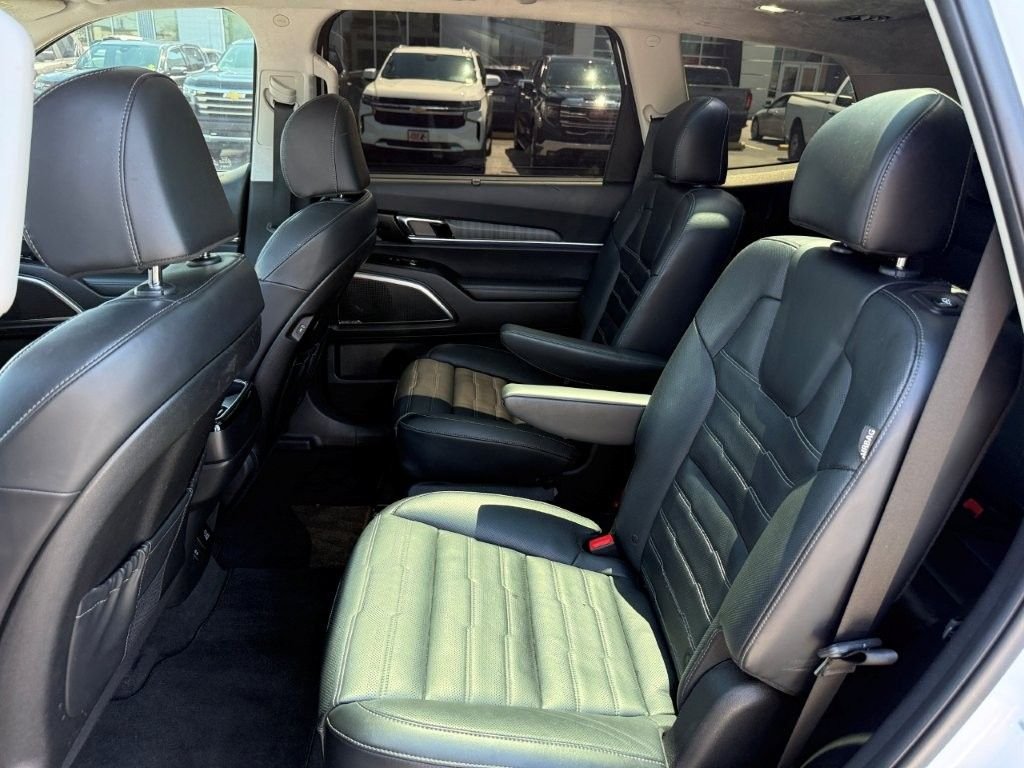 Used 2024 White Kia SX-Prestige image 17