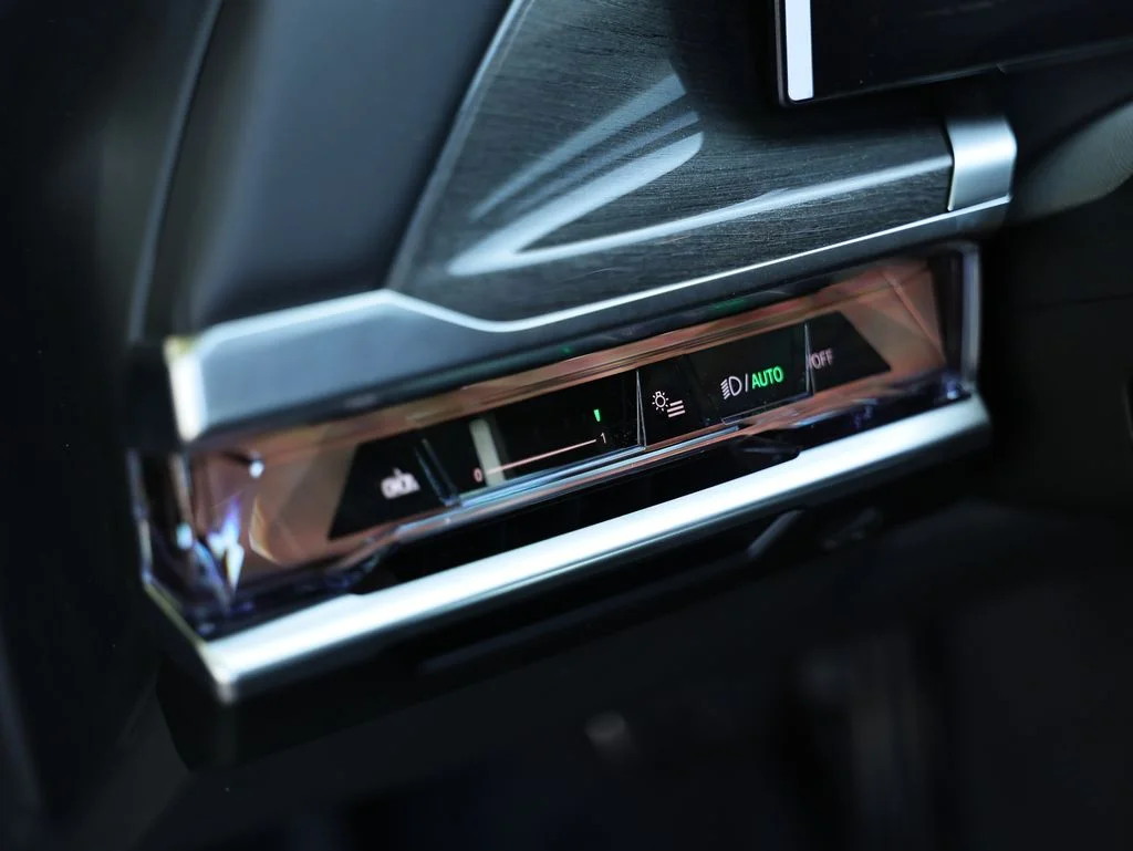 New 2026 Black Sapphire Metallic BMW 760i xDrive image 24