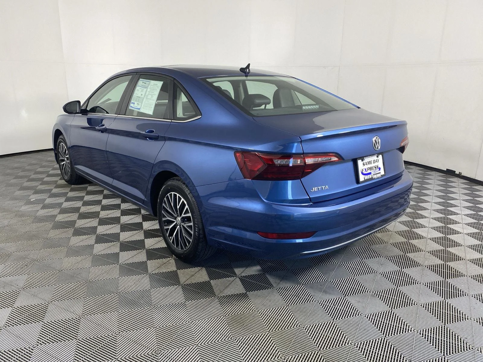 Used 2020 Blue Silk Metallic Volkswagen S image 5