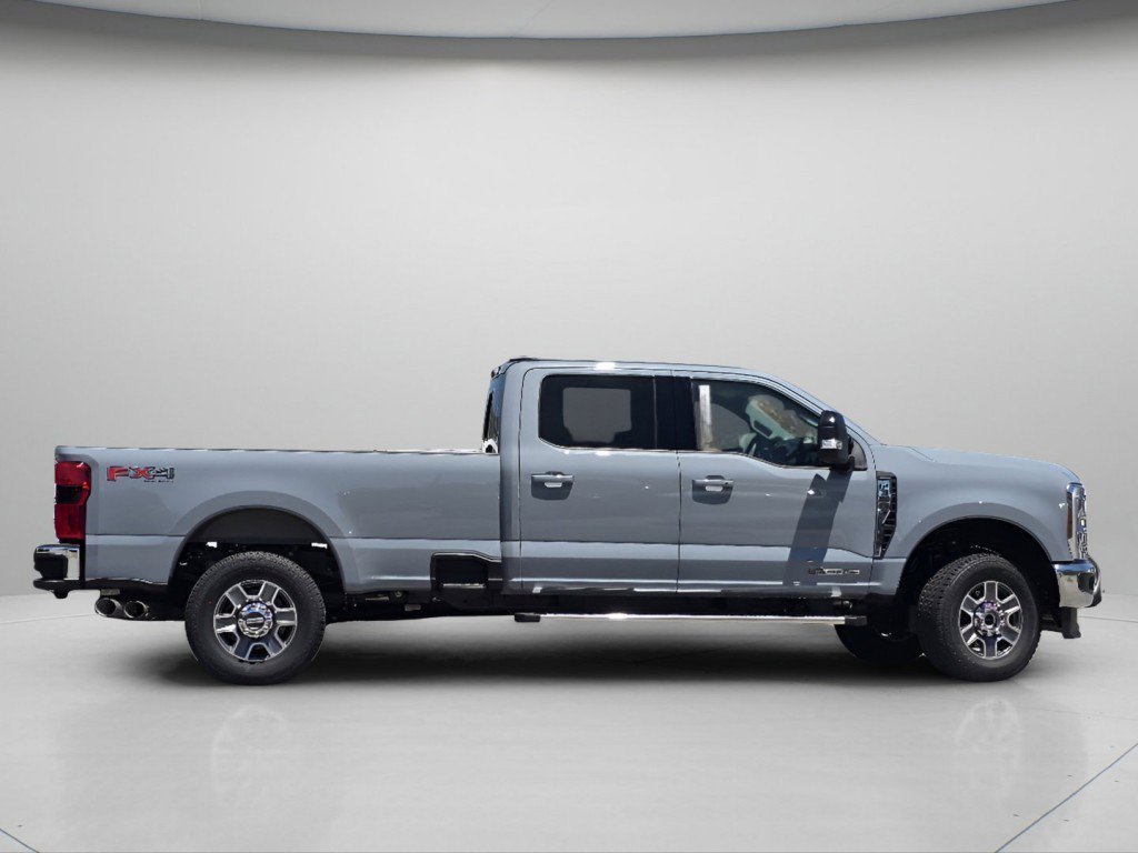 New 2026 Glacier Gray Metallic Tri-Coat Ford F-350® Lariat® image 26