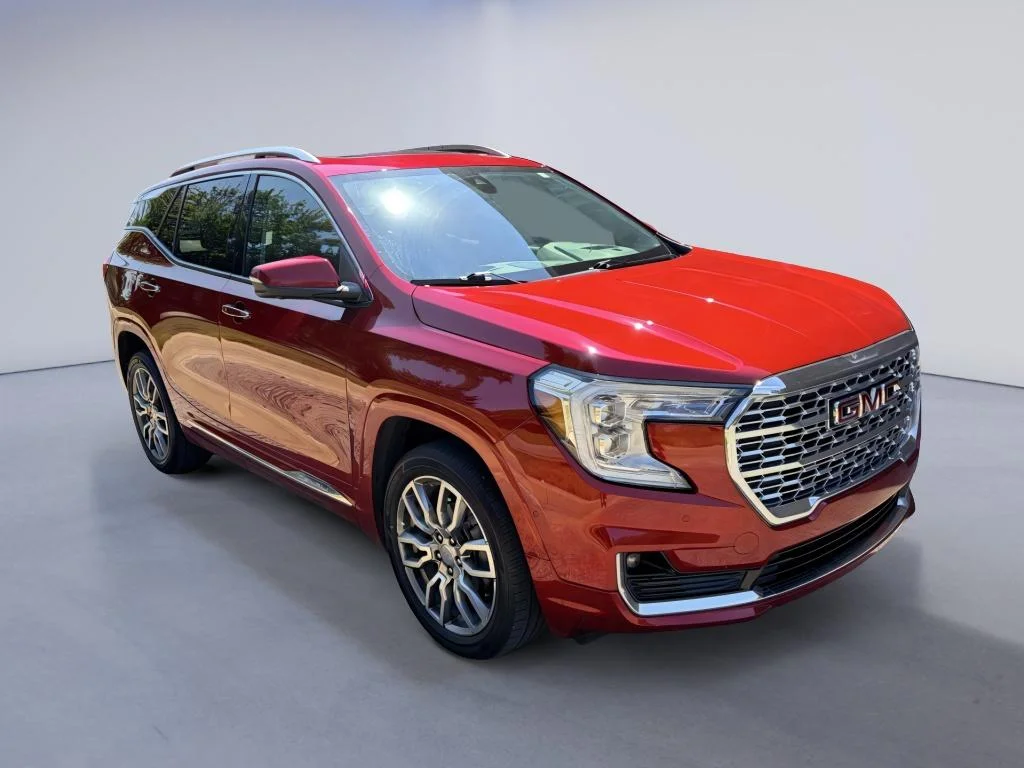 Used 2023 Volcanic Red Tintcoat GMC Denali image 7
